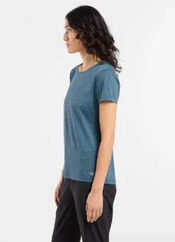 Arc'teryx T-Shirt Arcteryx Women Taema Crew SS Serene Heather -Outdoorsupply Winkel 5 taema crew neck shirt ss serene heather women s side view left