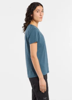 Arc'teryx T-Shirt Arcteryx Women Taema Crew SS Serene Heather -Outdoorsupply Winkel 6 taema crew neck shirt ss serene heather women s side view right